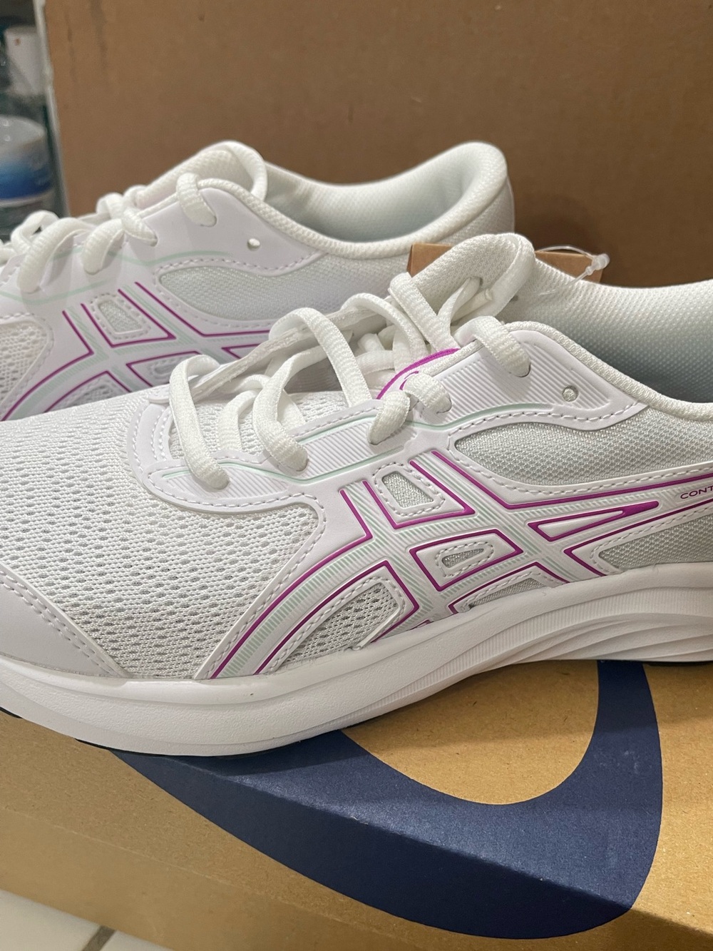 ASICS Running Shoes - Picture 2 of 3